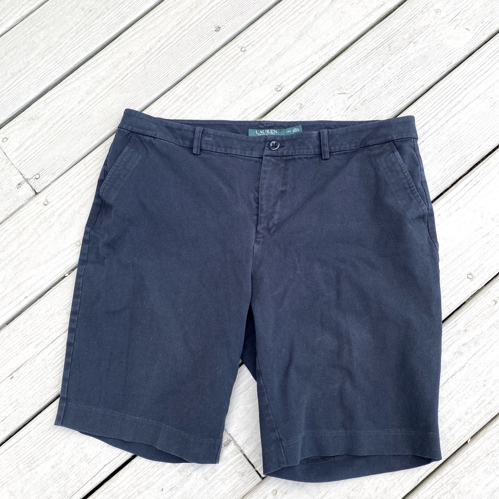 LAUREN RALPH LAUREN - Womanโs Classic Black Bermuda High-Rise Shorts, Size: 14W